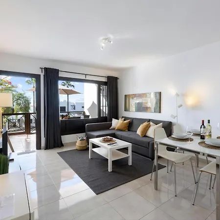 Oceanfront, Sea View, Fast Wifi & Pool In Apartamento *
